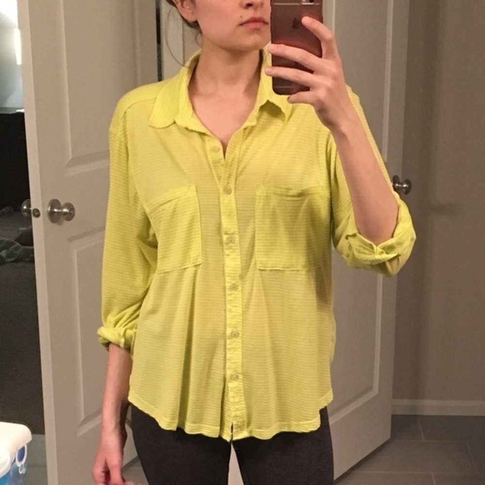 Willow and clay neon yellow top size